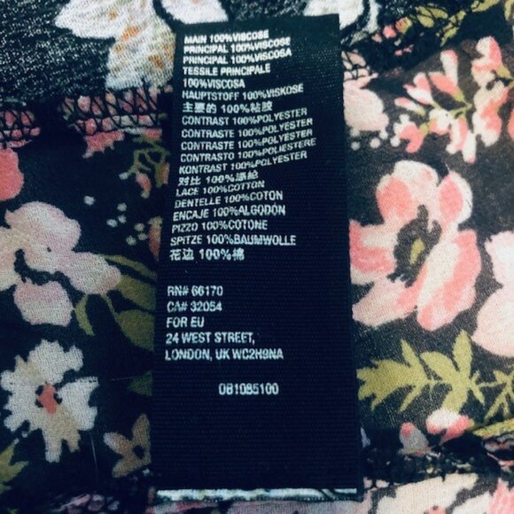 FREE PEOPLE Beautiful Floral Boho Cottagecore Relaxed Fit Blouse Size M - Picture 8 of 9